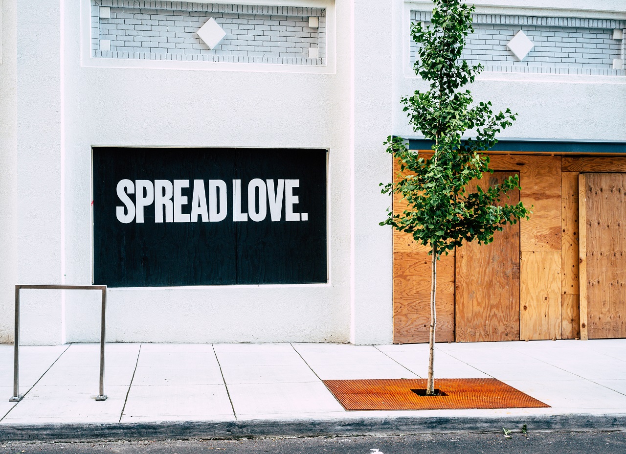 How To Spread Love: 40 Tips to Spread More